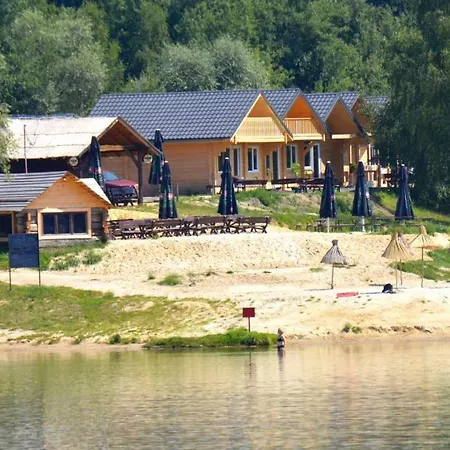 Osada Kryspinow ホリデーパーク Cholerzyn